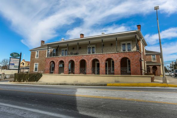 Taylor Square: 29 Taylor Ave, Crossville, TN 38555